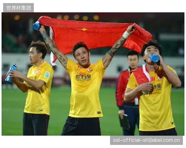 阿什拉夫在巴黎圣日耳曼攻防两端表现活跃,其状态将直接影响边路走廊。 阿什拉夫在巴黎圣日耳曼攻防两端表现活跃,其状态将直接影响边路走廊。